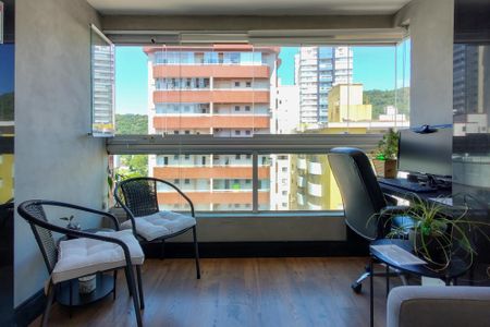 Apartamento para alugar com 65m², 2 quartos e 1 vagaVaranda - Sala