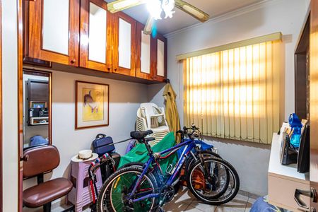 Casa à venda com 250m², 4 quartos e 3 vagas Casa à venda com 250m², 4 quartos e 3 vagasQuarto de serviço