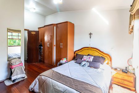 Casa à venda com 250m², 4 quartos e 3 vagas Casa à venda com 250m², 4 quartos e 3 vagasSuite 01