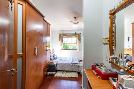 Casa à venda com 250m², 4 quartos e 3 vagas Casa à venda com 250m², 4 quartos e 3 vagasSuite 01