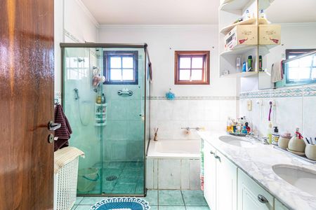 Casa à venda com 250m², 4 quartos e 3 vagas Casa à venda com 250m², 4 quartos e 3 vagasSuite 01 - Banheiro