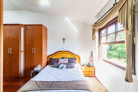 Casa à venda com 250m², 4 quartos e 3 vagas Casa à venda com 250m², 4 quartos e 3 vagasSuite 01