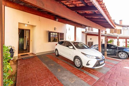 Casa à venda com 250m², 4 quartos e 3 vagas Casa à venda com 250m², 4 quartos e 3 vagasGaragem