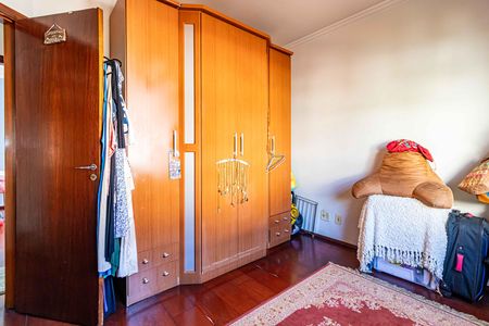 Casa à venda com 250m², 4 quartos e 3 vagas Casa à venda com 250m², 4 quartos e 3 vagasQuarto 01