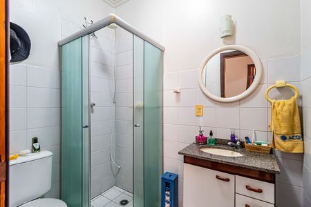 Casa à venda com 250m², 4 quartos e 3 vagas Casa à venda com 250m², 4 quartos e 3 vagasBanheiro de serviço