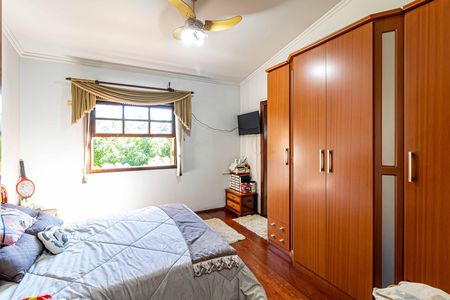 Casa à venda com 250m², 4 quartos e 3 vagas Casa à venda com 250m², 4 quartos e 3 vagasSuite 01