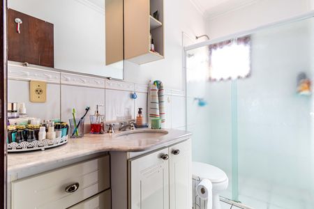 Casa à venda com 250m², 4 quartos e 3 vagas Casa à venda com 250m², 4 quartos e 3 vagasBanheiro social