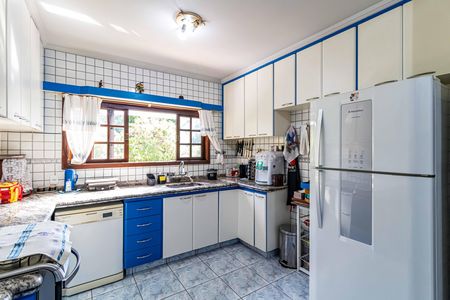 Casa à venda com 250m², 4 quartos e 3 vagas Casa à venda com 250m², 4 quartos e 3 vagasCozinha