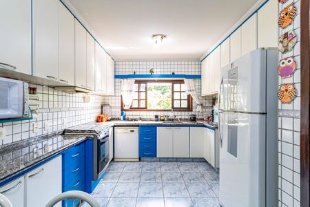 Casa à venda com 250m², 4 quartos e 3 vagas Casa à venda com 250m², 4 quartos e 3 vagasCozinha