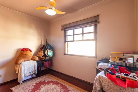 Casa à venda com 250m², 4 quartos e 3 vagas Casa à venda com 250m², 4 quartos e 3 vagasQuarto 01