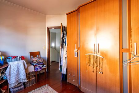 Casa à venda com 250m², 4 quartos e 3 vagas Casa à venda com 250m², 4 quartos e 3 vagasQuarto 01