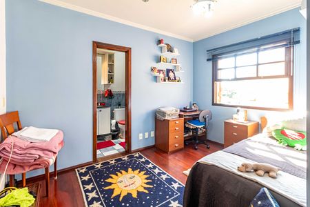 Casa à venda com 250m², 4 quartos e 3 vagas Casa à venda com 250m², 4 quartos e 3 vagasSuite 02