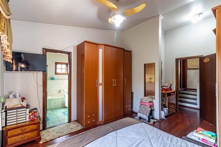 Casa à venda com 250m², 4 quartos e 3 vagas Casa à venda com 250m², 4 quartos e 3 vagasSuite 01