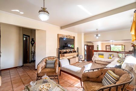 Casa à venda com 250m², 4 quartos e 3 vagas Casa à venda com 250m², 4 quartos e 3 vagasSala