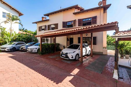Casa à venda com 250m², 4 quartos e 3 vagas Casa à venda com 250m², 4 quartos e 3 vagasGaragem