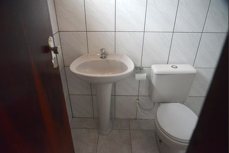 Casa para alugar com 57m², 2 quartos e 2 vagasBanheiro da Suíte