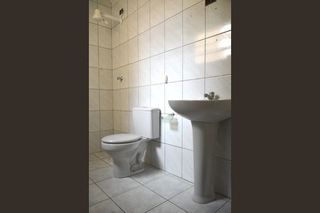 Casa para alugar com 57m², 2 quartos e 2 vagasBanheiro Social