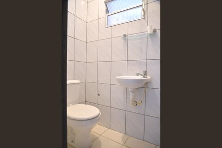Casa para alugar com 57m², 2 quartos e 2 vagasBanheiro Social