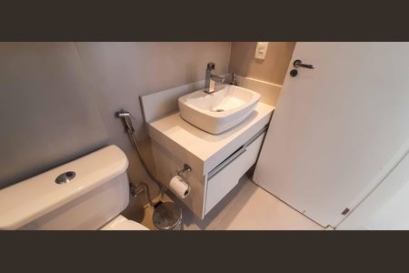 Apartamento para alugar com 60m², 2 quartos e 1 vaga Apartamento para alugar com 60m², 2 quartos e 1 vagaBanheiro da Suíte