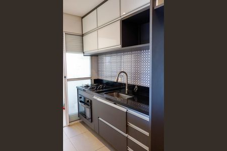 Cozinha de apartamento para alugar com 2 quartos, 60m² em Jardim Sindona, Osasco
