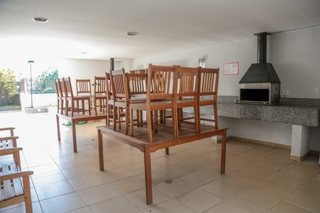 Apartamento para alugar com 60m², 2 quartos e 1 vaga Apartamento para alugar com 60m², 2 quartos e 1 vagaÁrea comum - Churrasqueira