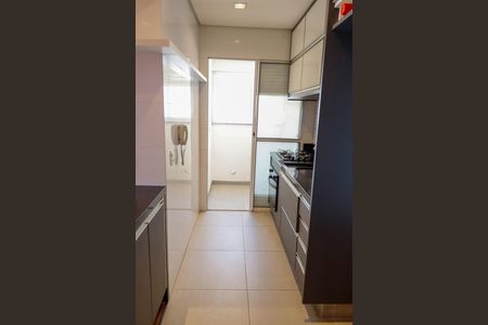 Cozinha de apartamento para alugar com 2 quartos, 60m² em Jardim Sindona, Osasco