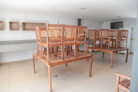 Apartamento para alugar com 60m², 2 quartos e 1 vaga Apartamento para alugar com 60m², 2 quartos e 1 vagaÁrea comum - Churrasqueira
