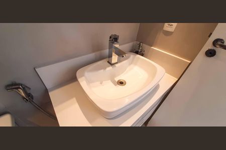 Apartamento para alugar com 60m², 2 quartos e 1 vaga Apartamento para alugar com 60m², 2 quartos e 1 vagaBanheiro da Suíte