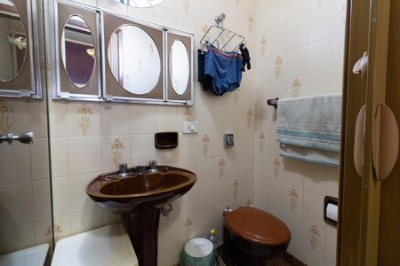 Casa à venda com 150m², 4 quartos e 3 vagasBanheiro 2