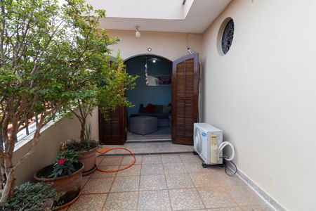 Casa à venda com 150m², 4 quartos e 3 vagasVaranda
