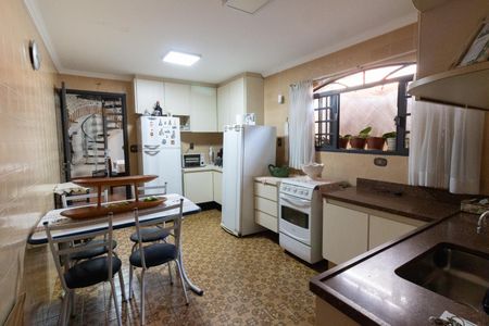 Casa à venda com 150m², 4 quartos e 3 vagasCozinha