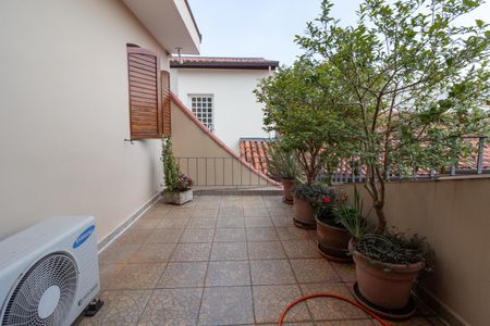 Casa à venda com 150m², 4 quartos e 3 vagasVaranda
