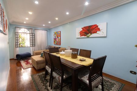 Casa à venda com 150m², 4 quartos e 3 vagasSala