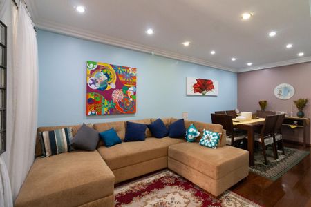 Casa à venda com 150m², 4 quartos e 3 vagasSala