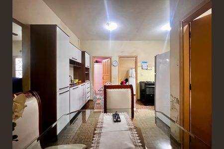 Casa à venda com 300m², 3 quartos e 3 vagas Casa à venda com 300m², 3 quartos e 3 vagasCozinha