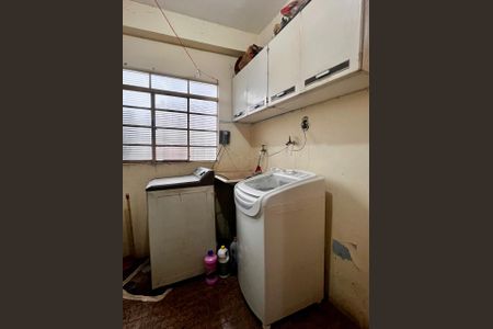 Casa à venda com 300m², 3 quartos e 3 vagas Casa à venda com 300m², 3 quartos e 3 vagasÁrea de Serviço