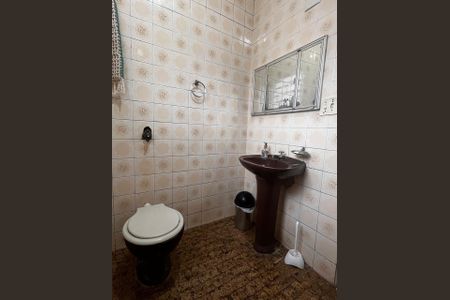 Casa à venda com 300m², 3 quartos e 3 vagas Casa à venda com 300m², 3 quartos e 3 vagasBanheiro