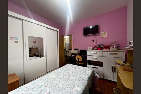 Casa à venda com 300m², 3 quartos e 3 vagas Casa à venda com 300m², 3 quartos e 3 vagasQuarto 1