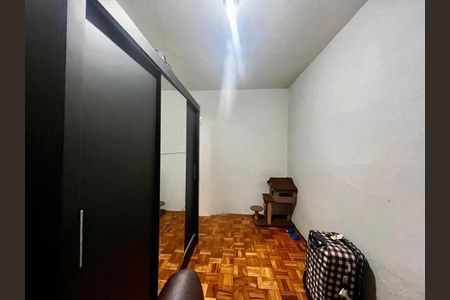 Casa à venda com 300m², 3 quartos e 3 vagas Casa à venda com 300m², 3 quartos e 3 vagasEscritório - Casa 2