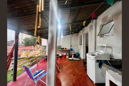 Casa à venda com 300m², 3 quartos e 3 vagas Casa à venda com 300m², 3 quartos e 3 vagasÁrea de Serviço