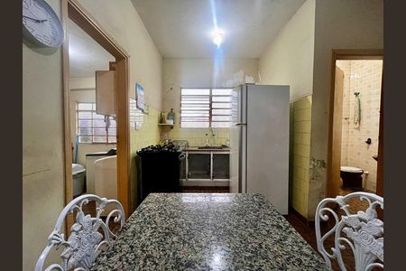 Casa à venda com 300m², 3 quartos e 3 vagas Casa à venda com 300m², 3 quartos e 3 vagasCozinha