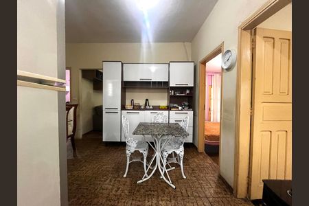 Casa à venda com 300m², 3 quartos e 3 vagas Casa à venda com 300m², 3 quartos e 3 vagasCozinha