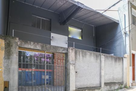 Casa para alugar com 250m², 3 quartos e 3 vagas Casa para alugar com 250m², 3 quartos e 3 vagasFachada