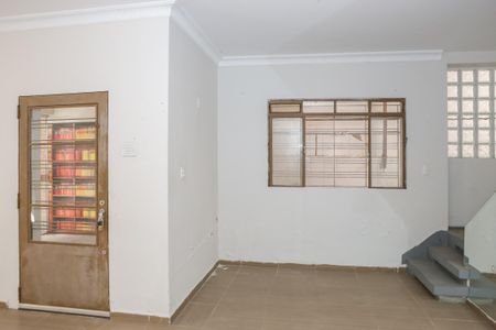 Casa para alugar com 250m², 3 quartos e 3 vagas Casa para alugar com 250m², 3 quartos e 3 vagasSala