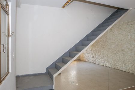 Casa para alugar com 250m², 3 quartos e 3 vagas Casa para alugar com 250m², 3 quartos e 3 vagasSala