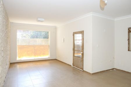 Casa para alugar com 250m², 3 quartos e 3 vagas Casa para alugar com 250m², 3 quartos e 3 vagasSala