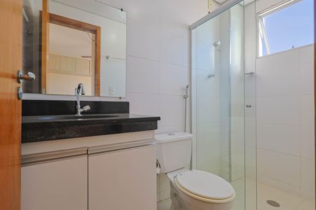 Apartamento para alugar com 60m², 2 quartos e 1 vaga Apartamento para alugar com 60m², 2 quartos e 1 vagaBanheiro da Suíte