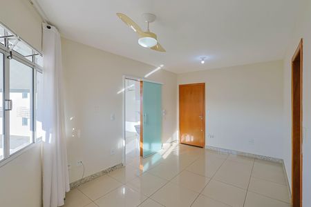 Apartamento para alugar com 60m², 2 quartos e 1 vaga Apartamento para alugar com 60m², 2 quartos e 1 vagaSala