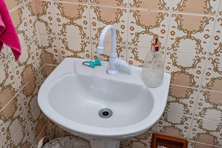 Casa à venda com 160m², 3 quartos e 2 vagasBanheiro