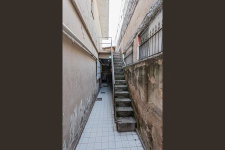 Casa à venda com 160m², 3 quartos e 2 vagasEscada